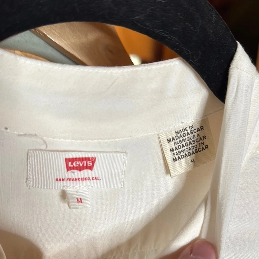 Levi’s Cream Bow Tie Blouse Size Medium Silk Feel Office Chic Top